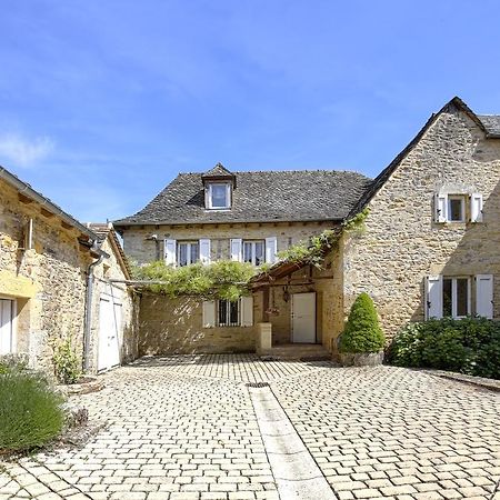 ホテル La Source Gilhodes Castelnau-de-Mandailles エクステリア 写真