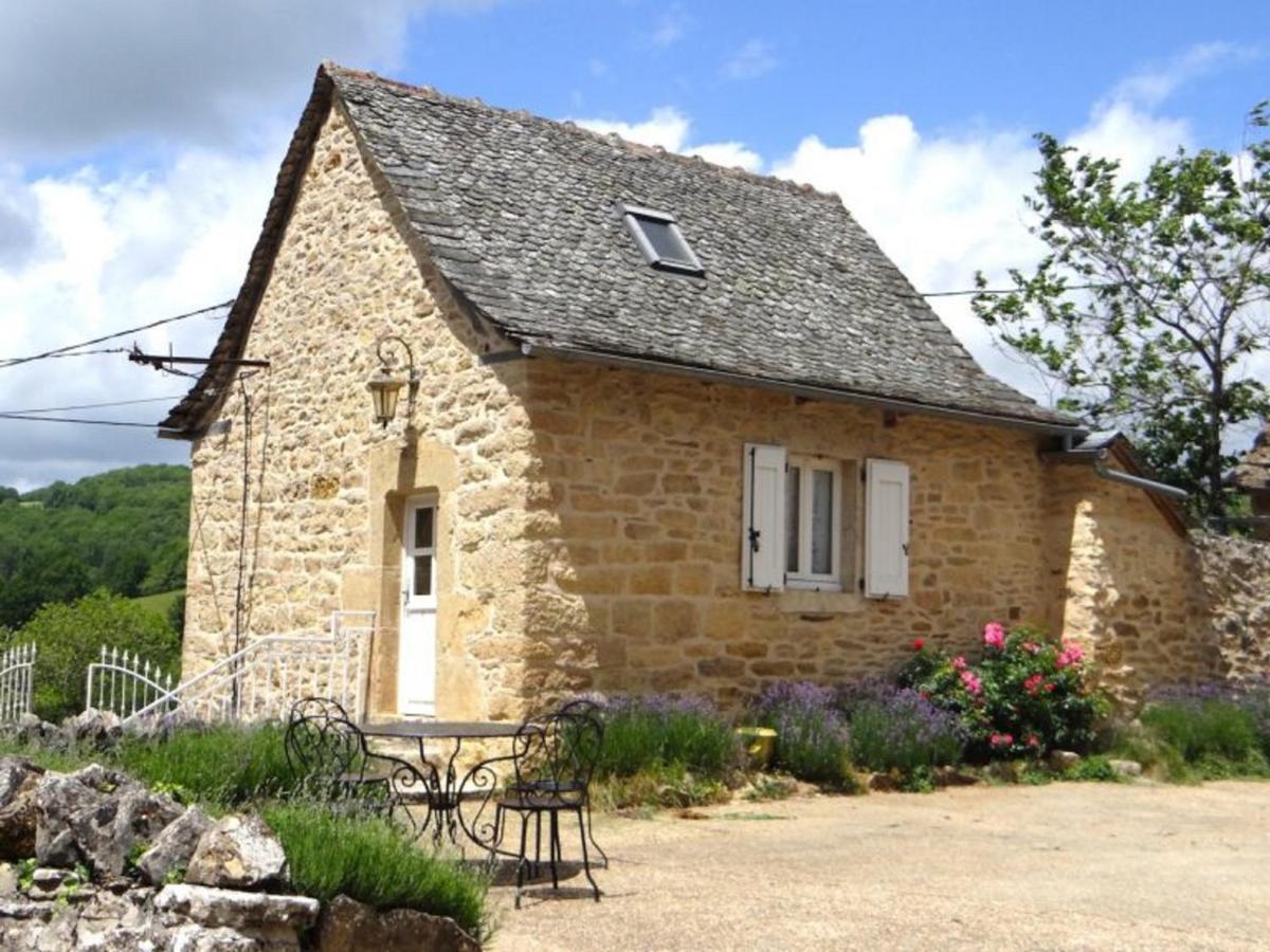 ホテル La Source Gilhodes Castelnau-de-Mandailles エクステリア 写真
