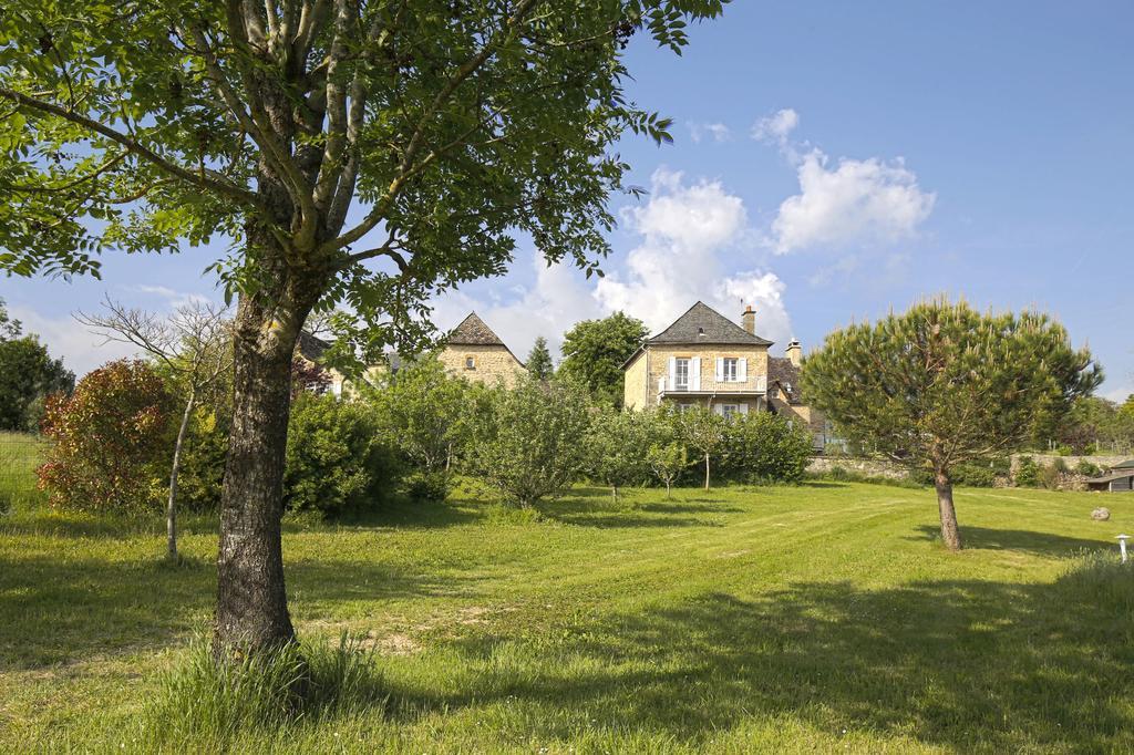 ホテル La Source Gilhodes Castelnau-de-Mandailles エクステリア 写真