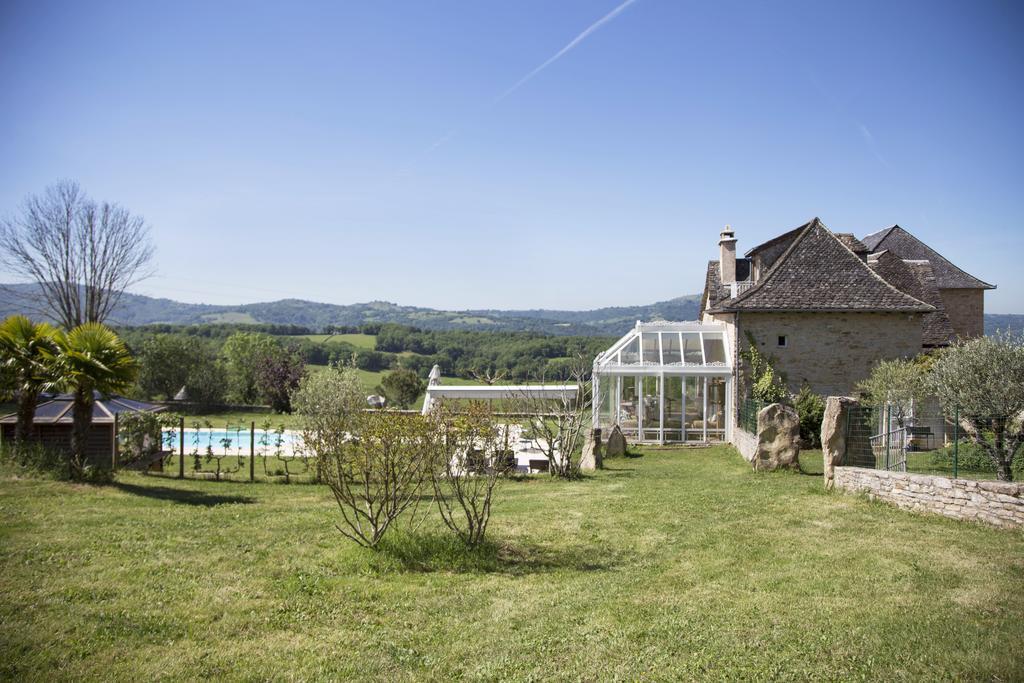 ホテル La Source Gilhodes Castelnau-de-Mandailles エクステリア 写真
