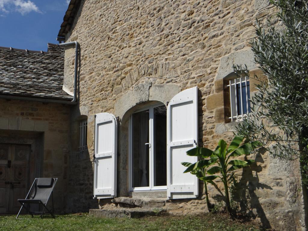 ホテル La Source Gilhodes Castelnau-de-Mandailles エクステリア 写真