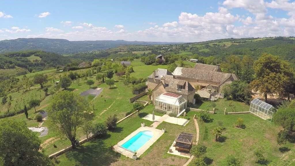 ホテル La Source Gilhodes Castelnau-de-Mandailles エクステリア 写真